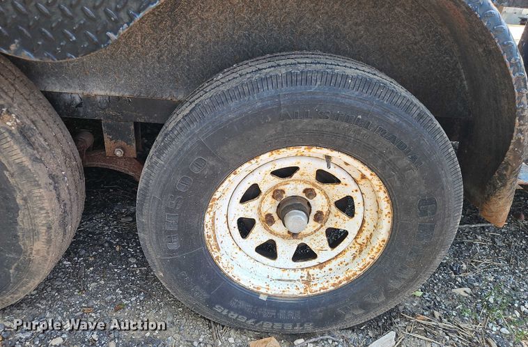 image for item EJ0109 2000 Buck Dandy utility trailer