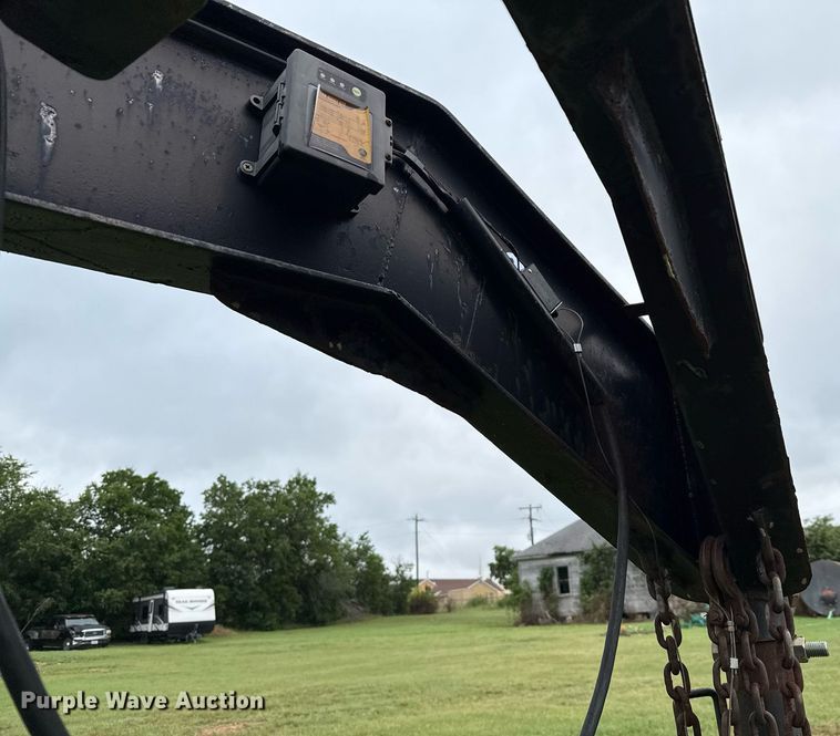 image for item EJ3832 2006 Gooseneck equipment trailer