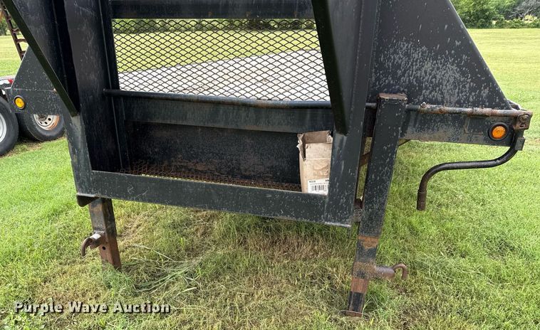 image for item EJ3832 2006 Gooseneck equipment trailer