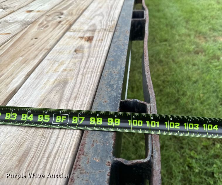 image for item EJ3832 2006 Gooseneck equipment trailer