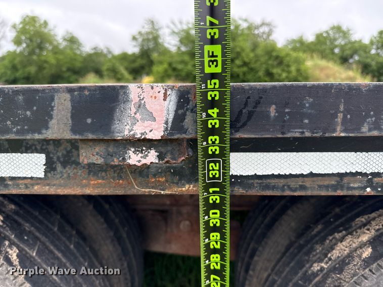 image for item EJ3832 2006 Gooseneck equipment trailer