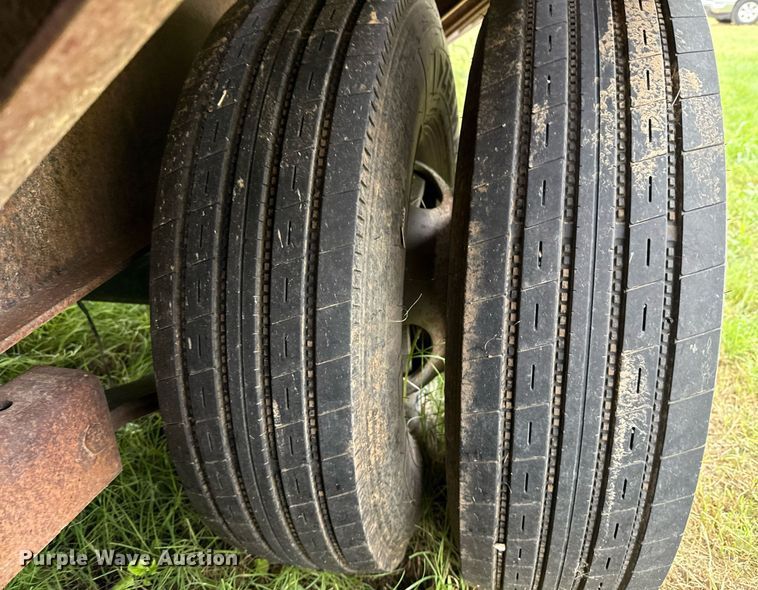 image for item EJ3832 2006 Gooseneck equipment trailer