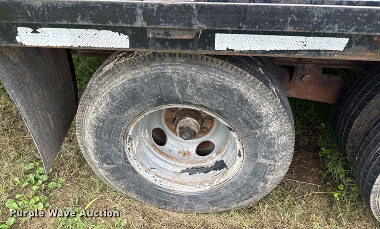 image for item EJ3832 2006 Gooseneck equipment trailer