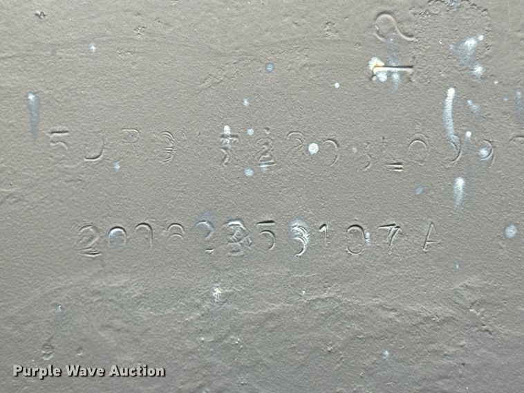 image for item EJ3832 2006 Gooseneck equipment trailer