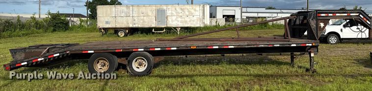 image for item EJ4621 2007 PJ equipment trailer