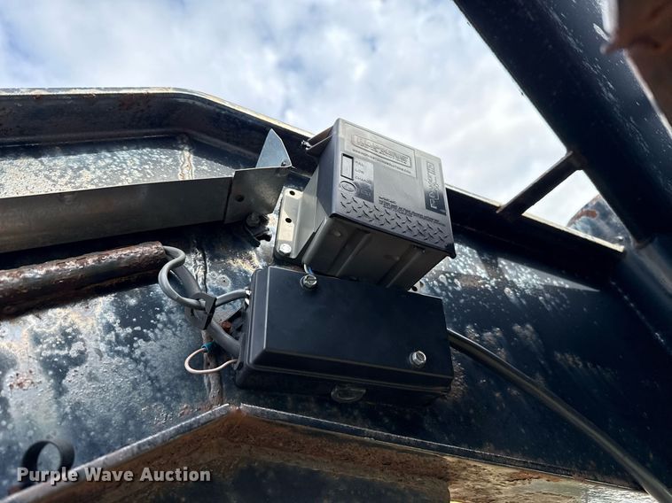 image for item EJ4621 2007 PJ equipment trailer