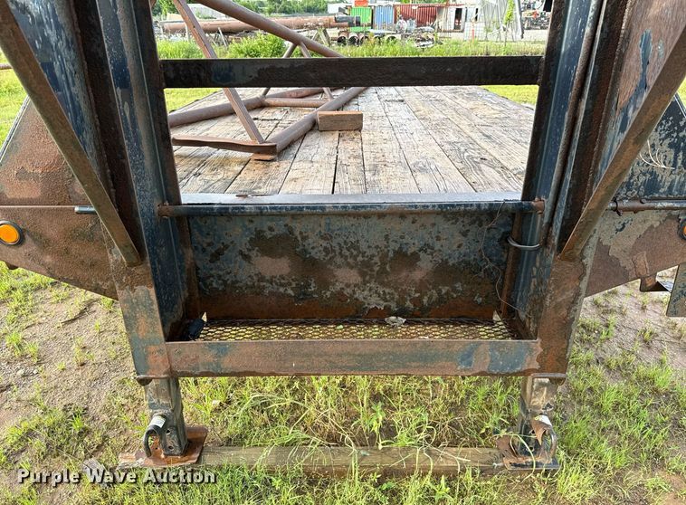 image for item EJ4621 2007 PJ equipment trailer