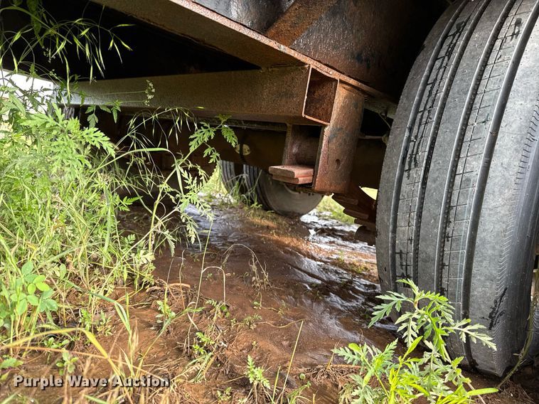 image for item EJ4621 2007 PJ equipment trailer