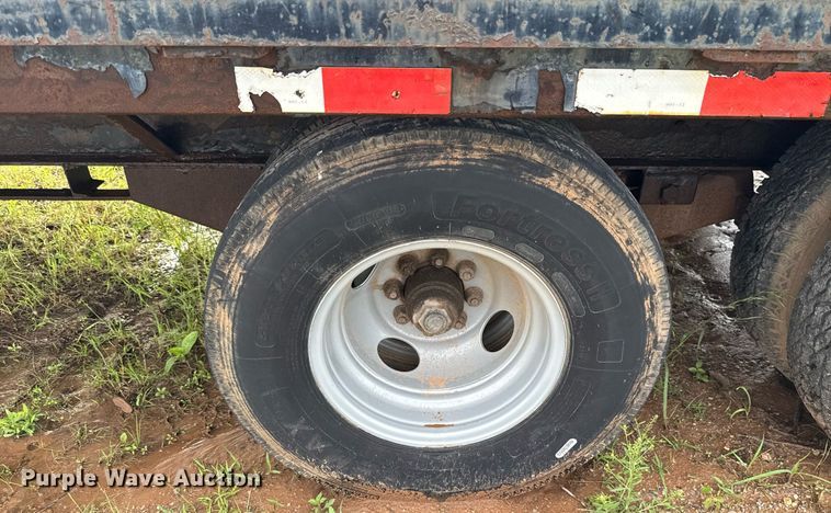 image for item EJ4621 2007 PJ equipment trailer