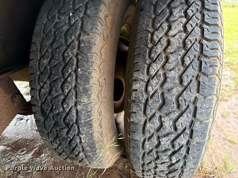 image for item EJ4621 2007 PJ equipment trailer