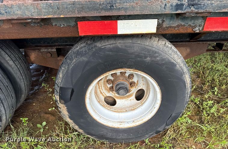 image for item EJ4621 2007 PJ equipment trailer