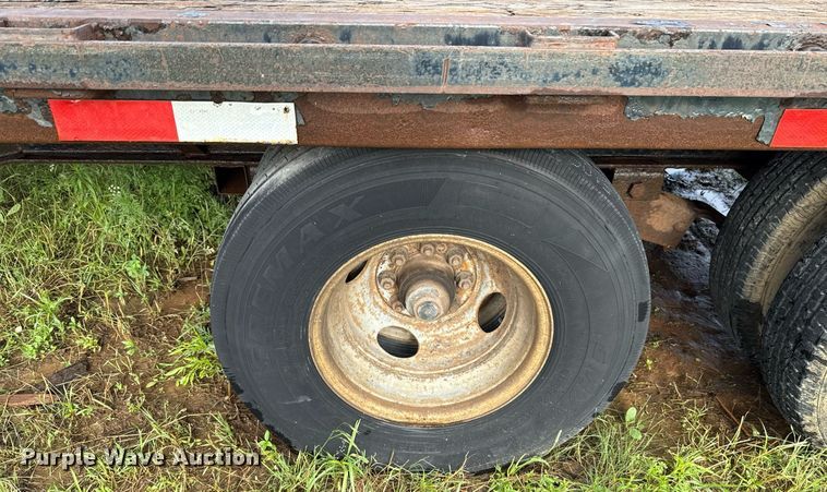 image for item EJ4621 2007 PJ equipment trailer