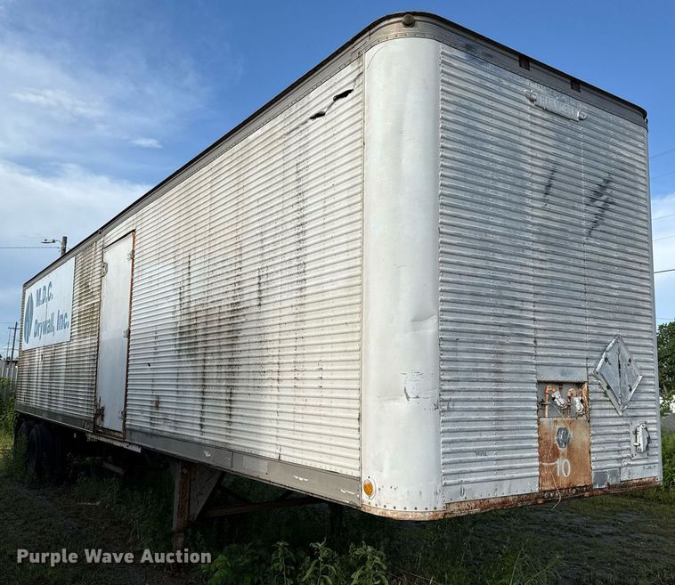 image for item EJ4622 1977 Trail Mobile dry van trailer