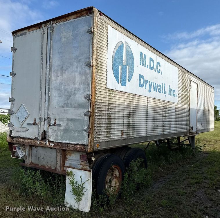 image for item EJ4622 1977 Trail Mobile dry van trailer