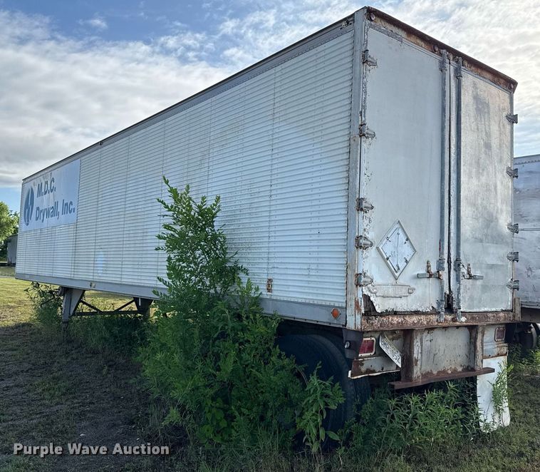 image for item EJ4622 1977 Trail Mobile dry van trailer