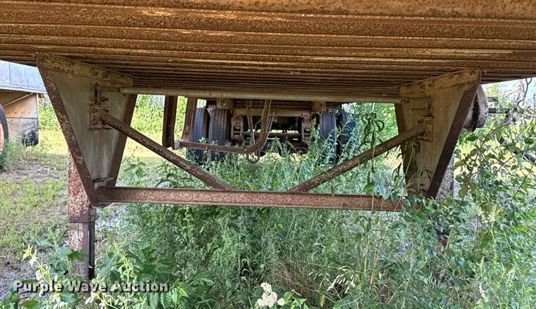 image for item EJ4622 1977 Trail Mobile dry van trailer