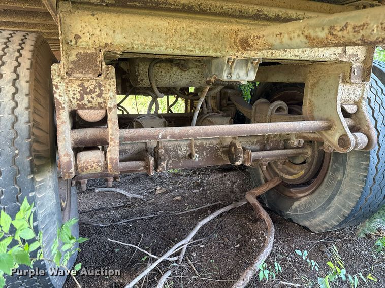 image for item EJ4622 1977 Trail Mobile dry van trailer