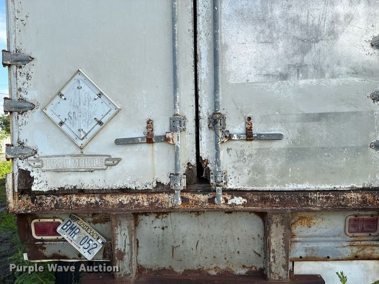 image for item EJ4622 1977 Trail Mobile dry van trailer