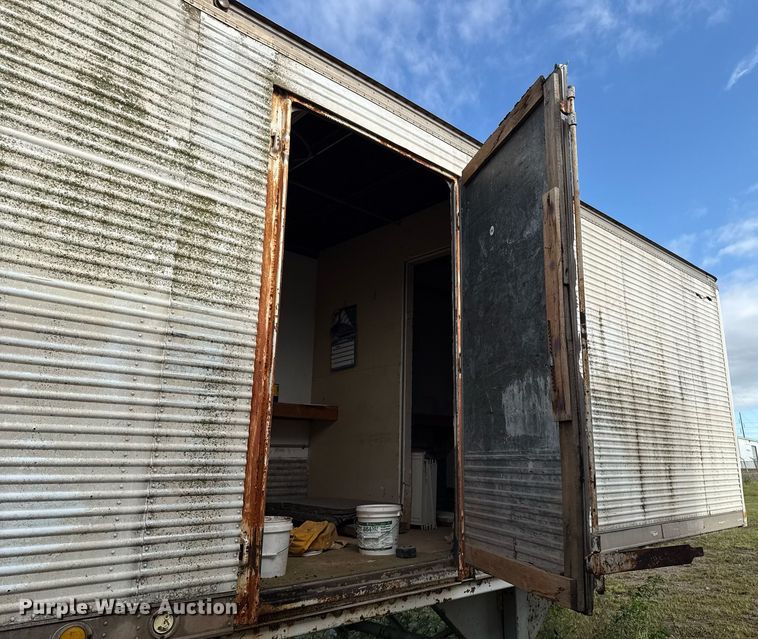 image for item EJ4622 1977 Trail Mobile dry van trailer