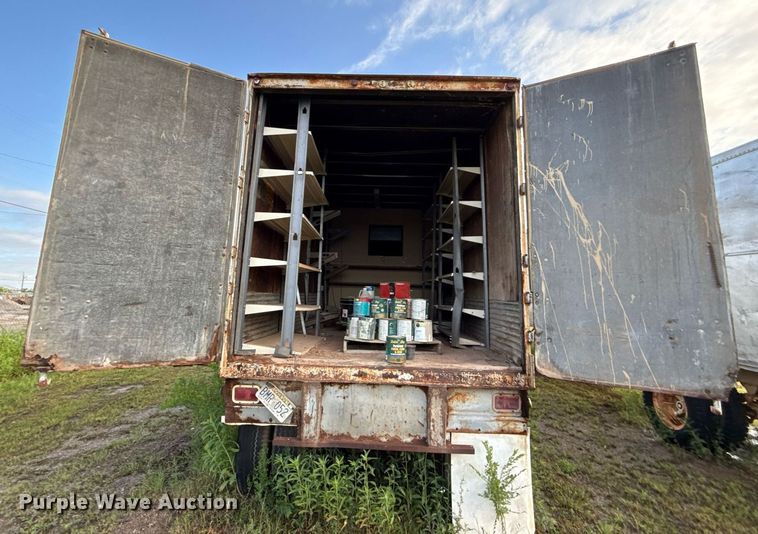 image for item EJ4622 1977 Trail Mobile dry van trailer