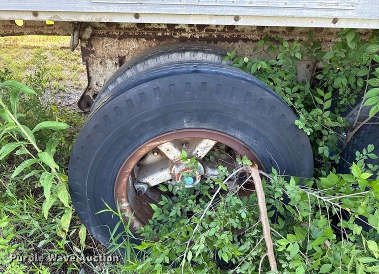 image for item EJ4622 1977 Trail Mobile dry van trailer