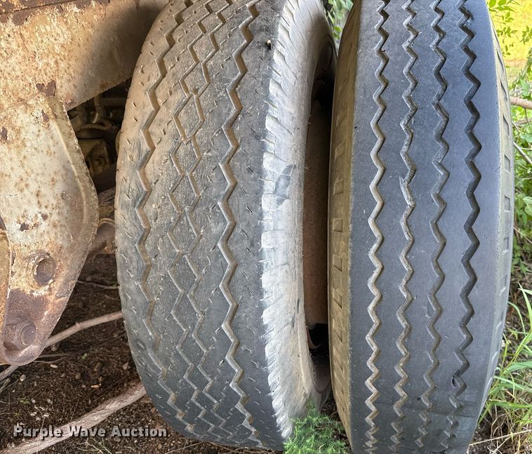 image for item EJ4622 1977 Trail Mobile dry van trailer