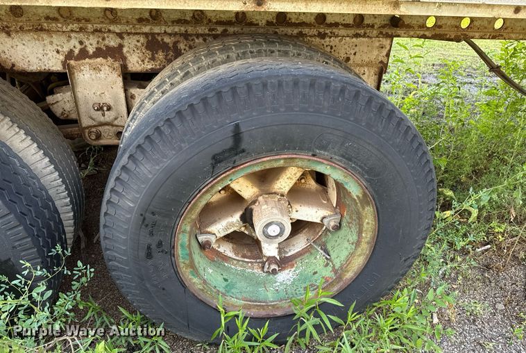 image for item EJ4622 1977 Trail Mobile dry van trailer