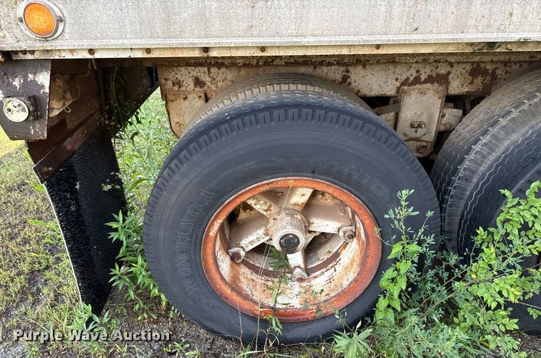 image for item EJ4622 1977 Trail Mobile dry van trailer