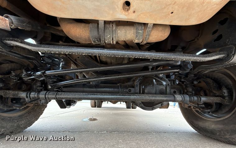 image for item EJ4630 2015 Ford F350 Super Duty flatbed pickup truck