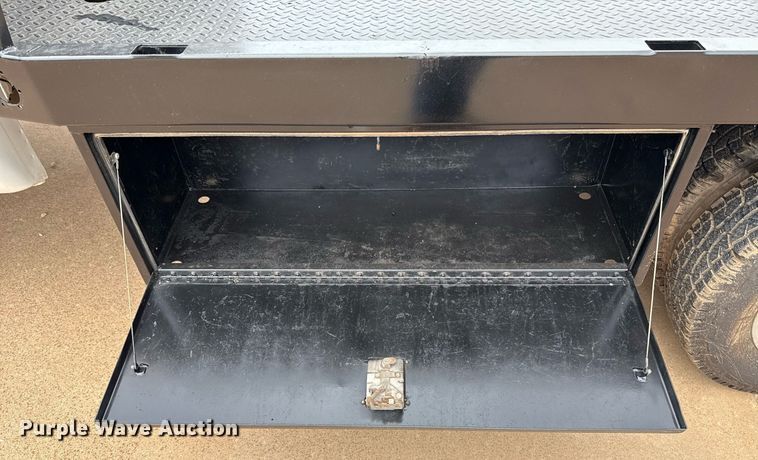 image for item EJ4630 2015 Ford F350 Super Duty flatbed pickup truck