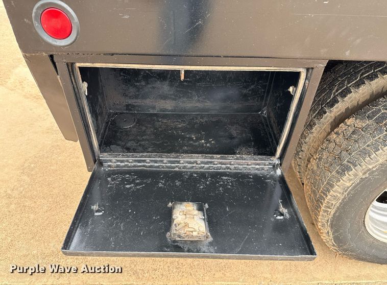 image for item EJ4630 2015 Ford F350 Super Duty flatbed pickup truck