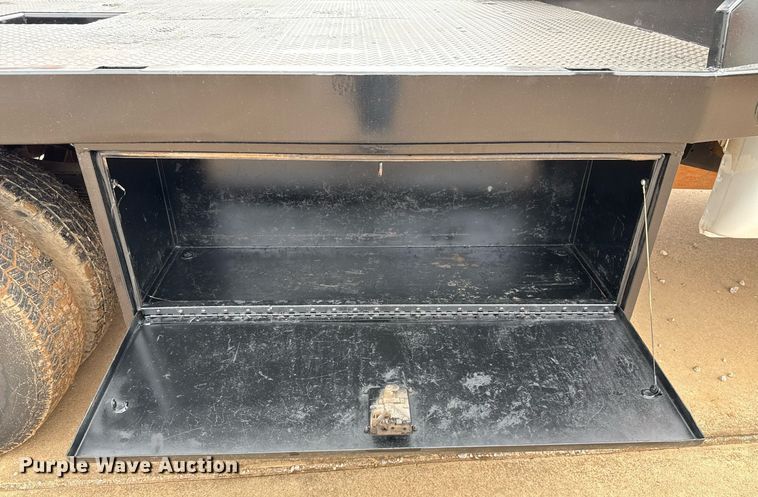 image for item EJ4630 2015 Ford F350 Super Duty flatbed pickup truck