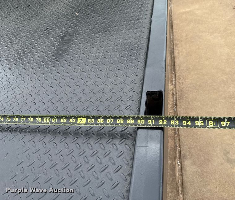 image for item EJ4630 2015 Ford F350 Super Duty flatbed pickup truck