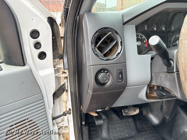 image for item EJ4630 2015 Ford F350 Super Duty flatbed pickup truck