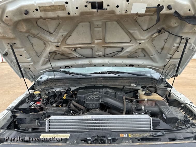 image for item EJ4630 2015 Ford F350 Super Duty flatbed pickup truck