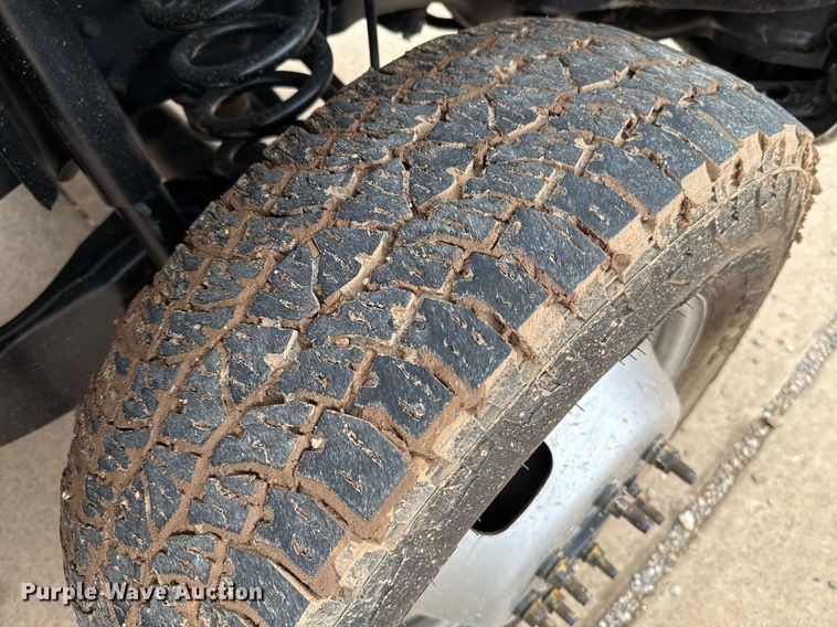 image for item EJ4630 2015 Ford F350 Super Duty flatbed pickup truck