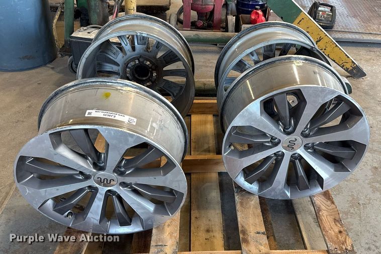 image for item EJ4635 (4) wheels