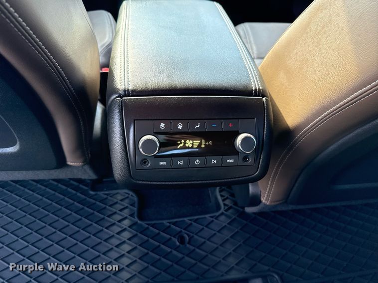 image for item EJ4643 2017 GMC Acadia SLT SUV