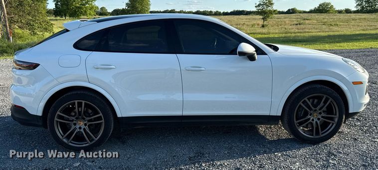 image for item EJ4645 2021 Porsche Cayenne SUV