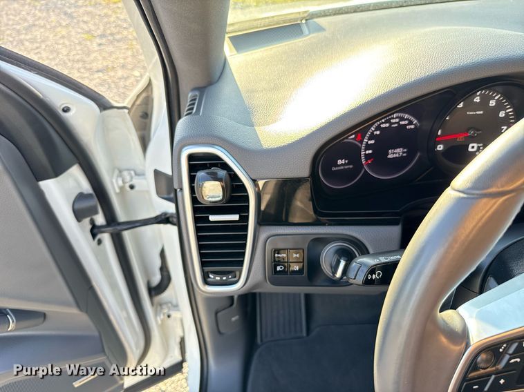 image for item EJ4645 2021 Porsche Cayenne SUV