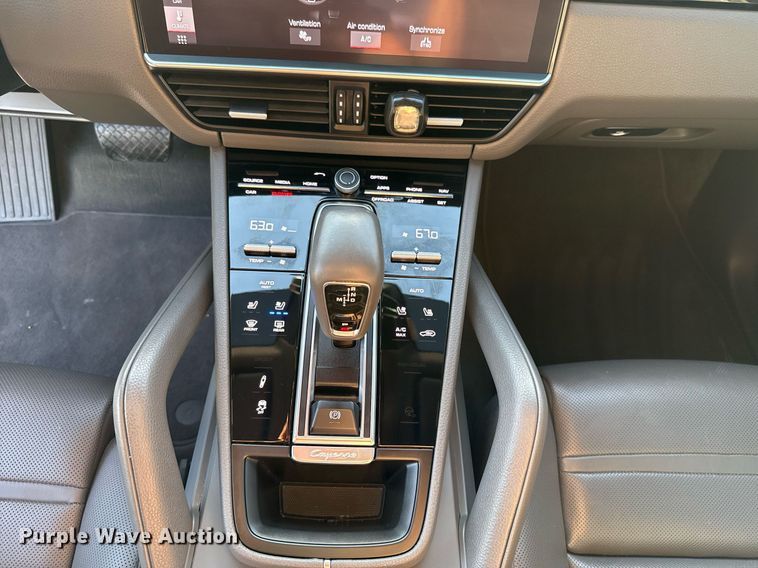 image for item EJ4645 2021 Porsche Cayenne SUV