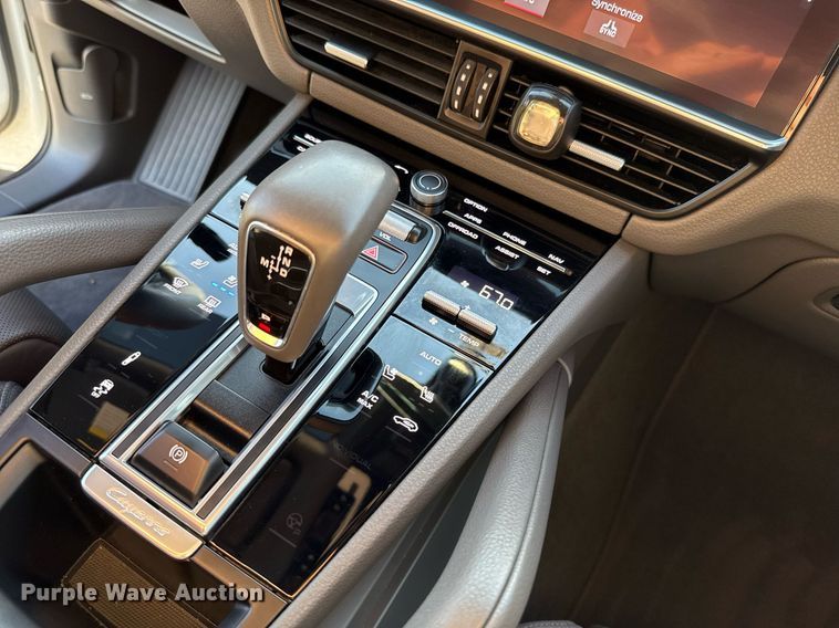 image for item EJ4645 2021 Porsche Cayenne SUV