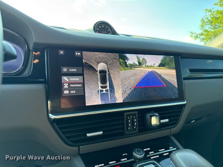 image for item EJ4645 2021 Porsche Cayenne SUV