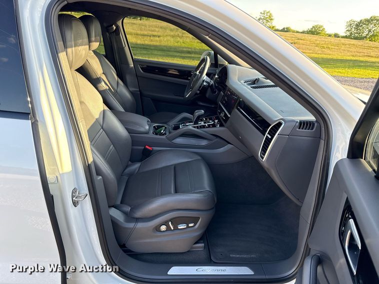 image for item EJ4645 2021 Porsche Cayenne SUV