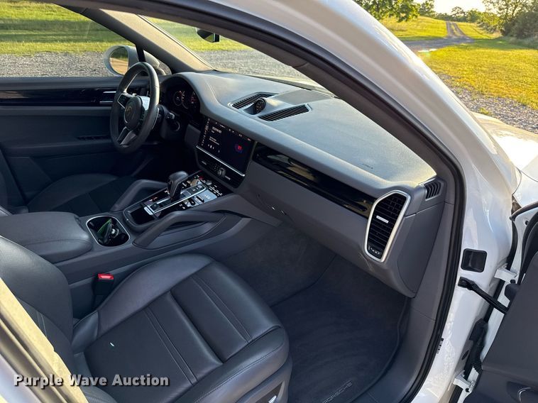 image for item EJ4645 2021 Porsche Cayenne SUV