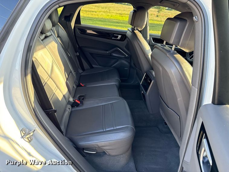 image for item EJ4645 2021 Porsche Cayenne SUV