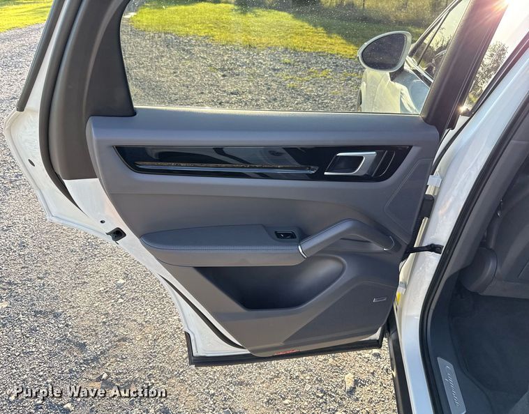 image for item EJ4645 2021 Porsche Cayenne SUV