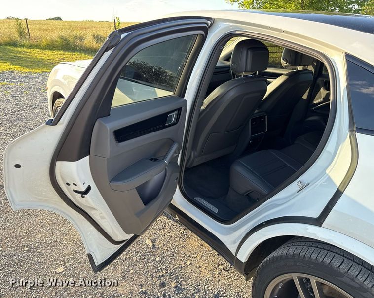 image for item EJ4645 2021 Porsche Cayenne SUV