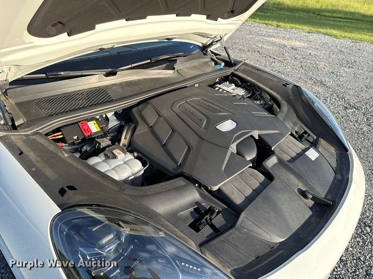 image for item EJ4645 2021 Porsche Cayenne SUV