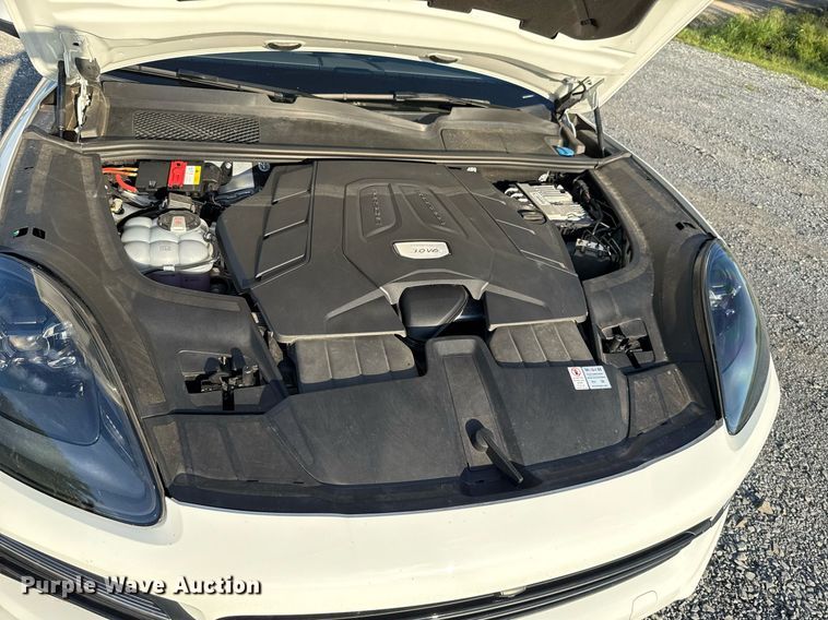 image for item EJ4645 2021 Porsche Cayenne SUV